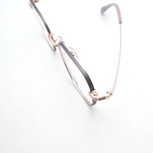 กรอบแว่นตาเมมโมรี่เมทัล D9961 น้ำหนักเบา ทนทาน ทันสมัย ดีไซน์ยืดหยุ่นเพื่อความสบาย - Product Image 3