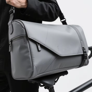 Sac de poitrine multifonctionnel imperméable pour hommes, idéal pour le sport, la gym, les voyages, la moto et le vélo - Product Image 5