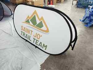 Impression personnalisée Pop up a Frame Forme horizontale pour les salles d'exposition Entrées de concert Promos de marque Déploiement rapide et sécurisé - Product Image 4