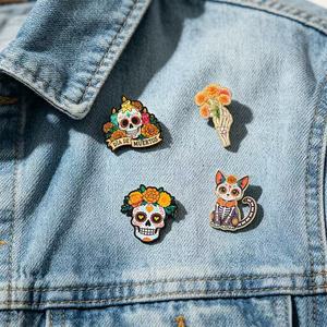 Promotion : Broche vintage en alliage de zinc, finition nickel noir, impression UV, motif squelette mexicain du Jour des Morts et marguerite, unique - Product Image 2