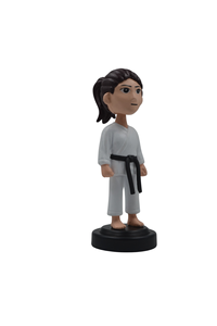 Figurine décorative bobblehead d'artiste martial féminine avec pose dynamique pour la décoration de la maison, la présentation sur le bureau et les cadeaux - Product Image 2