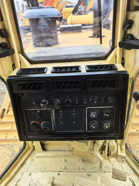CAT D8R Dozer Low Hours Well Maintained with Ripper EPA Engine Construction Equipment