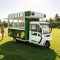 Food Truck Personnalisable et Mobile, Vendant des Hot-dogs, des Burgers et des Snacks ; Alimentation Électrique Intégrée ; Antirouille