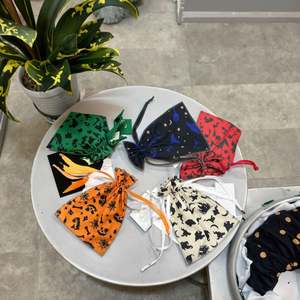 Pochette cadeau en coton à cordon pour Halloween, pour bonbons, boucles d'oreilles, décoration, logo, portefeuille, huiles essentielles, vêtements, artisanat, poussière - Product Image 1