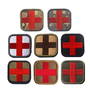 Badge brodé personnalisé carré ou rond pour sac à dos médical, croix de secours, avec fixation velcro - Product Image 2