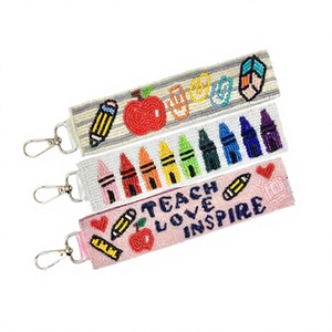 Meilleur porte-clés rectangulaire brodé et perlé de qualité supérieure, motif mignon pomme et crayon, tendance, pour la rentrée scolaire, breloque de sac - Product Image 6