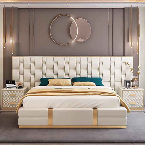 Moderno semplice in legno massello <span class=keywords><strong>letto</strong></span> matrimoniale morbido copri testa e retro comodi letti dell'hotel 1.8m camera da <span class=keywords><strong>letto</strong></span> <span class=keywords><strong>letto</strong></span> morbido Smart