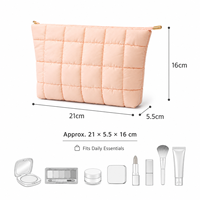 Sacs cosmétiques matelassés en nylon personnalisables avec logo, prêts à être expédiés, légers, motif losanges, organiseurs de maquillage, pochettes de voyage avec fermeture éclair