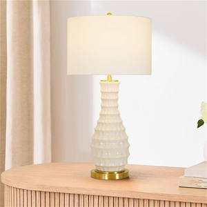 Lampe de table en céramique rose au design nordique moderne pour salon, chambre à coucher, café, villa, hôtel, abat-jour en tissu créatif, lampe de chevet - Product Image 5