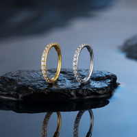 Boucles d'oreilles ASTM F136 en titane plaqué PVD, sans décoloration, serties de zircon cubique, sertissage CNC, piercing de nez, clicker