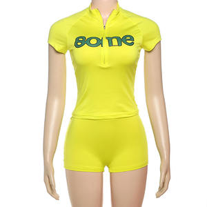 Женский комплект из 2 предметов с принтом букв, повседневный спортивный укороченный топ на молнии и шорты, уличная одежда, эластичные узкие уличные костюмы - Product Image 5