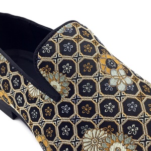 Chaussures habillées de luxe pour hommes, personnalisables avec logo, en cuir véritable, motif peint à la main, légères, pour le bureau et la carrière, durables, collection automne - Product Image 5
