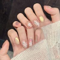 Kuku Palsu TSZS Grosir Buatan Tangan Motif Es Aurora dengan Glitter, Lukisan Tangan Bunga Putih, Bentuk Pendek Persegi untuk Wanita Elegan
