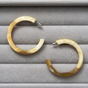 Boucles d'oreilles artisanales du Vietnam bijoux pendentif cerceau unisexe en vente pour cadeau de fête de mariage principalement en corne - Product Image 3
