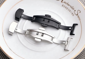 Vente en gros de fermoirs à double bouton en acier inoxydable de 12, 14, 16, 18, 20, 22 mm, <span class=keywords><strong>boucle</strong></span> de <span class=keywords><strong>montre</strong></span> à déployement papillon tout brillant - Product Image 5