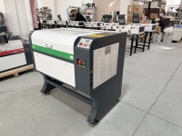 Machine de gravure laser CO2 400*600mm 60W-130W pour la découpe d'acrylique, de bois, de papier, de pierre, de caoutchouc de 5 à 10 mm (refroidie par eau)