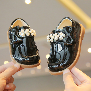 Girls' Leather <b>Shoes</b> Autumn New Fashion Pearl Leather <b>Shoes</b> Bow Princess Children's Water Single Flat <b>Shoes</b> - Product Image 4