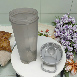 Bouteille de sport 700 ml avec poignée, gobelet mélangeur pour protéines en poudre, avec boule agitatrice - Product Image 4