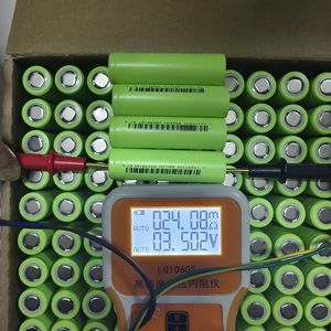 LS 3000mAh 3,6 V 18650 29600mAh Batería De Litio 9A 3C 18650 Célula De Batería De Iones De Litio Baterías De Iones De Litio LR1865SS 3,7 V LiShen - Product Image 3