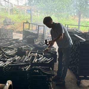 Meilleur rapport qualité-prix Charbon de bois de sciure de bois Haute valeur calorifique Sans étincelles Combustible pour camping en plein air Produit authentique du Vietnam VN - Product Image 1