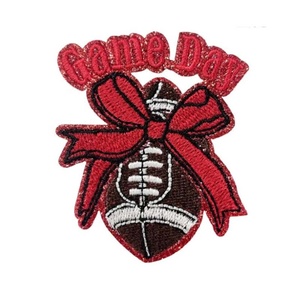 闪光足球弓游戏日斜纹三角旗刺绣闪光补丁运动事件大学足球棒球卡车司机帽补丁 - Product Image 4