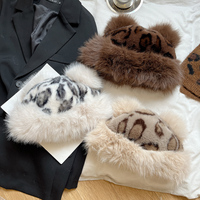 Chapeau bob en fausse fourrure léopard pour femme avec pompon, chapeau moelleux pour l'hiver