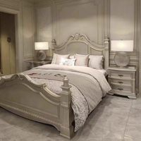 Lit en bois massif de style américain et européen, mobilier d'art de luxe, lit à baldaquin avec colonnes sculptées et tête de lit ornée pour hôtel, villa, maison