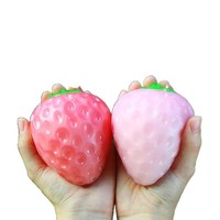 Jouet à presser fraise souple changeant de couleur - Jouet créatif anti-stress pour filles et adultes - Vente en gros