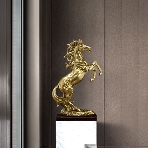 Grande statue en résine de <span class=keywords><strong>cheval</strong></span> noir <span class=keywords><strong>blanc</strong></span> doré, sculpture de <span class=keywords><strong>cheval</strong></span> <span class=keywords><strong>arabe</strong></span>, ornements décoratifs pour la maison - Product Image 2