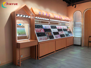 <span class=keywords><strong>Kiosque</strong></span> pop-up de beauté personnalisé avec bar à maquillage et éclairage LED - Comptoir de présentation de cosmétiques pour l'activation de marque en centre commercial avec roues - Product Image 2