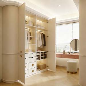 Armoire de rangement de chambre à coucher en bois massif BALOM, style crème personnalisé, avec étagères et tiroirs réglables - Product Image 1