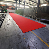 Kein Mindestbestellwert: Rot-Schwarz-Pink Kunstrasen Fitness-Laufbahn, Künstlicher Rasen für Schlittenbahnen, 16MM, mit individuellem Logo, Gym-Rasen mit weißen Linien