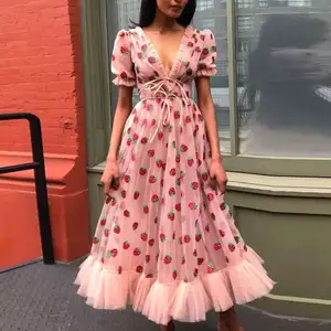 Vestido longo de malha com lantejoulas, venda no atacado da moda de manga curta morango com lantejoulas vestido curto para mulheres