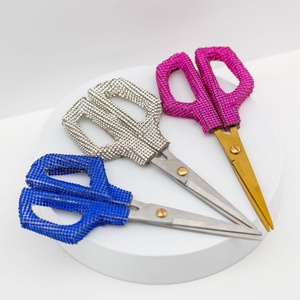Kit <span class=keywords><strong>de</strong></span> papeterie <span class=keywords><strong>de</strong></span> bureau <span class=keywords><strong>de</strong></span> <span class=keywords><strong>luxe</strong></span> en cristal avec porte-stylo, agrafeuse, ciseaux, distributeur <span class=keywords><strong>de</strong></span> ruban adhésif, logo personnalisé, ensemble <span class=keywords><strong>de</strong></span> bureau en gros - Product Image 3