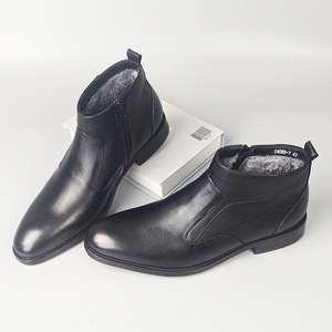 Bottes Chelsea pour hommes en cuir véritable, bottines à bout rond, à enfiler, doublure en fourrure isolante, noires, taille 43 - Product Image 5