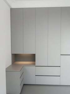 Mobilier de chambre à coucher design moderne, dressing en bois portable et réglable avec porte en bois massif pour usage domestique - Product Image 5