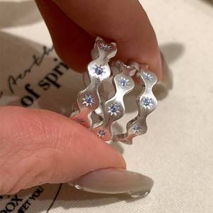 Bague en argent pur S925 avec diamant bleu étoilé, brossée, élégante, coupe ovale, pour l'index, avec un design de niche, sensation de luxe haut de gamme - Product Image 1