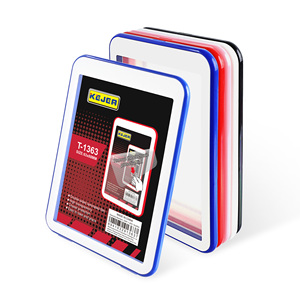 Porta Tarjetas Kejea Multicolor con Borde, Alta Transparencia con Película Protectora para Tarjetas Coleccionables Deportivas de Tamaño Estándar - Product Image 1