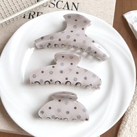 Pince à cheveux élégante de style coréen en PVC crème, faite à la main, grande taille, motif vague demi-cercle, type pince requin, pour demi-queue de cheval, accessoire capillaire