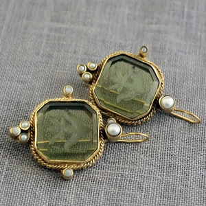 Orecchini in Acrilico con Perle Simulate per Donne, Gioielli Vintage Artistici e Delicati alla Moda - Product Image 1