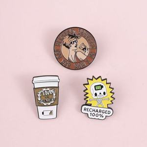 Broches recargables de aleación de zinc con impresión UV, diseño de esqueleto, batería completa, esmaltados, con motivos de taza de café, mujer retro, preguntas a papá y <span class=keywords><strong>mam</strong></span>á - Product Image 4