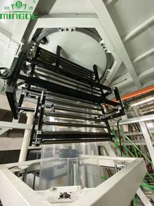 La poubelle de 1200mm couvre la tour horizontale rotative entièrement automatique Machine de soufflage de film à trois couches - Product Image 4