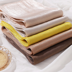 Hijab da Donna Musulmana Sharut all'Ingrosso Scialle Scintillante Effetto Stropicciato in Crêpe di Seta Raso Glitterato Leggero e Traspirante Selene - Product Image 6