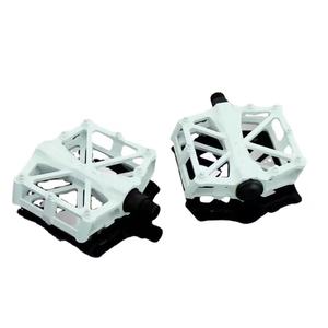 Pedal de Bicicleta de Aleación de Aluminio en Forma de X con Múltiples Colores - Product Image 4