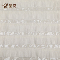 Tissu en dentelle composite de mousseline mate et de tulle avec bord festonné en forme de pétale, épissure multicouche, respirant, doux au toucher, tissu sirène