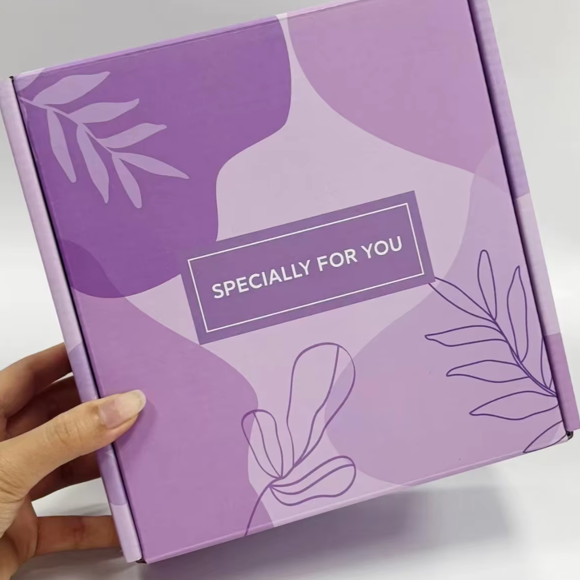 Customized High-End Eco-friendly Packaging Boxes with Recycled Materials Patterned Designs Flexo Printing for Gift Packaging