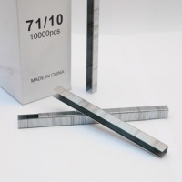 Chine Usine Bonne Qualité 22GA 8.9mm Couronne Agrafes Clous En Métal Rembourrage Agrafe U-Type Nail 7110