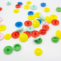 Logo bouton pression attaches boucles boutons pression en plastique rond durable bébé vêtements boutons pression pour vêtements