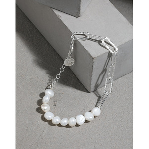 Pulsera de Plata 925 con Perlas Barrocas y Cadena Texturizada Mixta para Usar en Capas en Vacaciones o en la Calle - Product Image 2