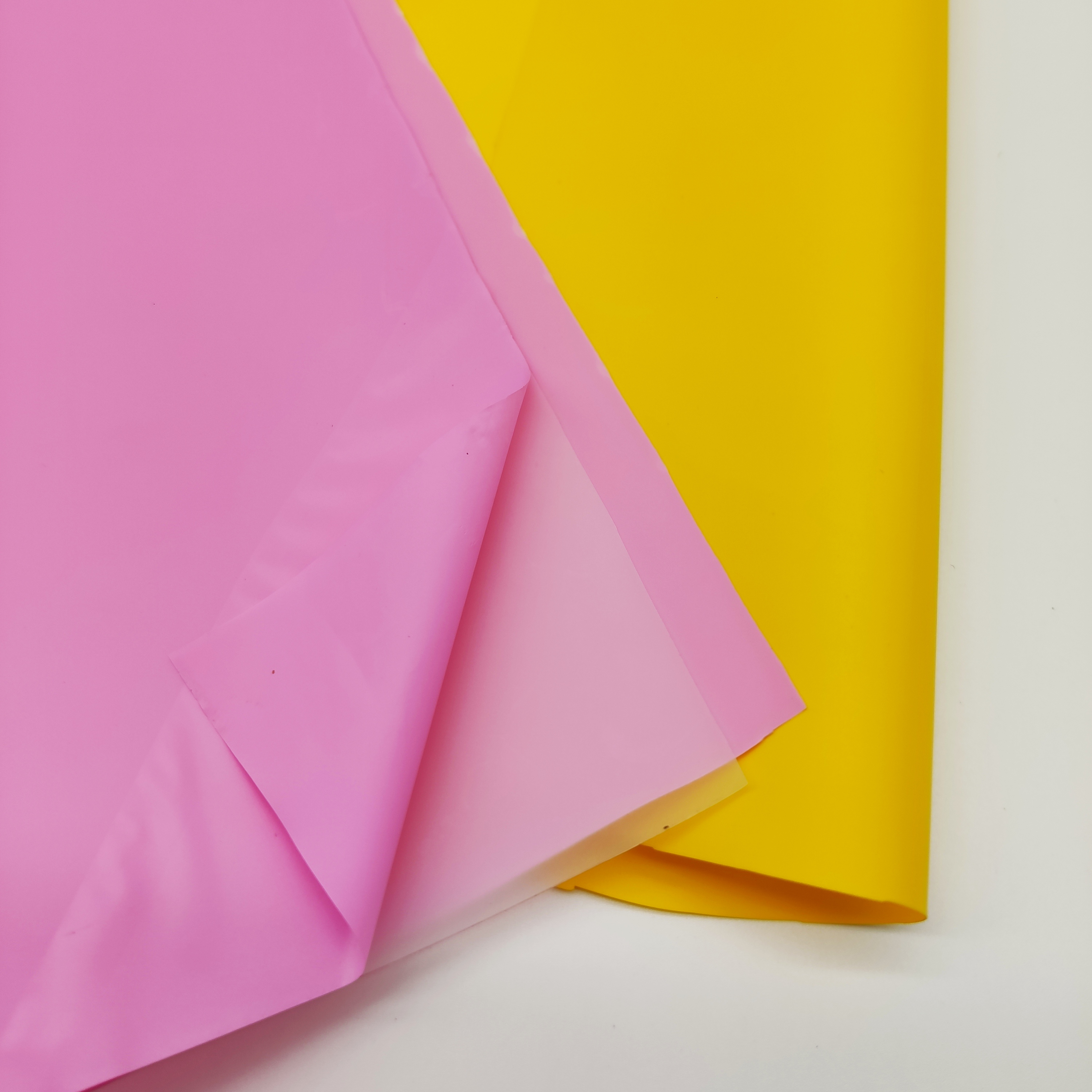 The medical grade waterproof laminating mositure-permeable TPU film for medical uses